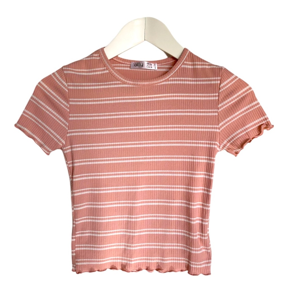 Pink and White Short Sleeve Top. 4